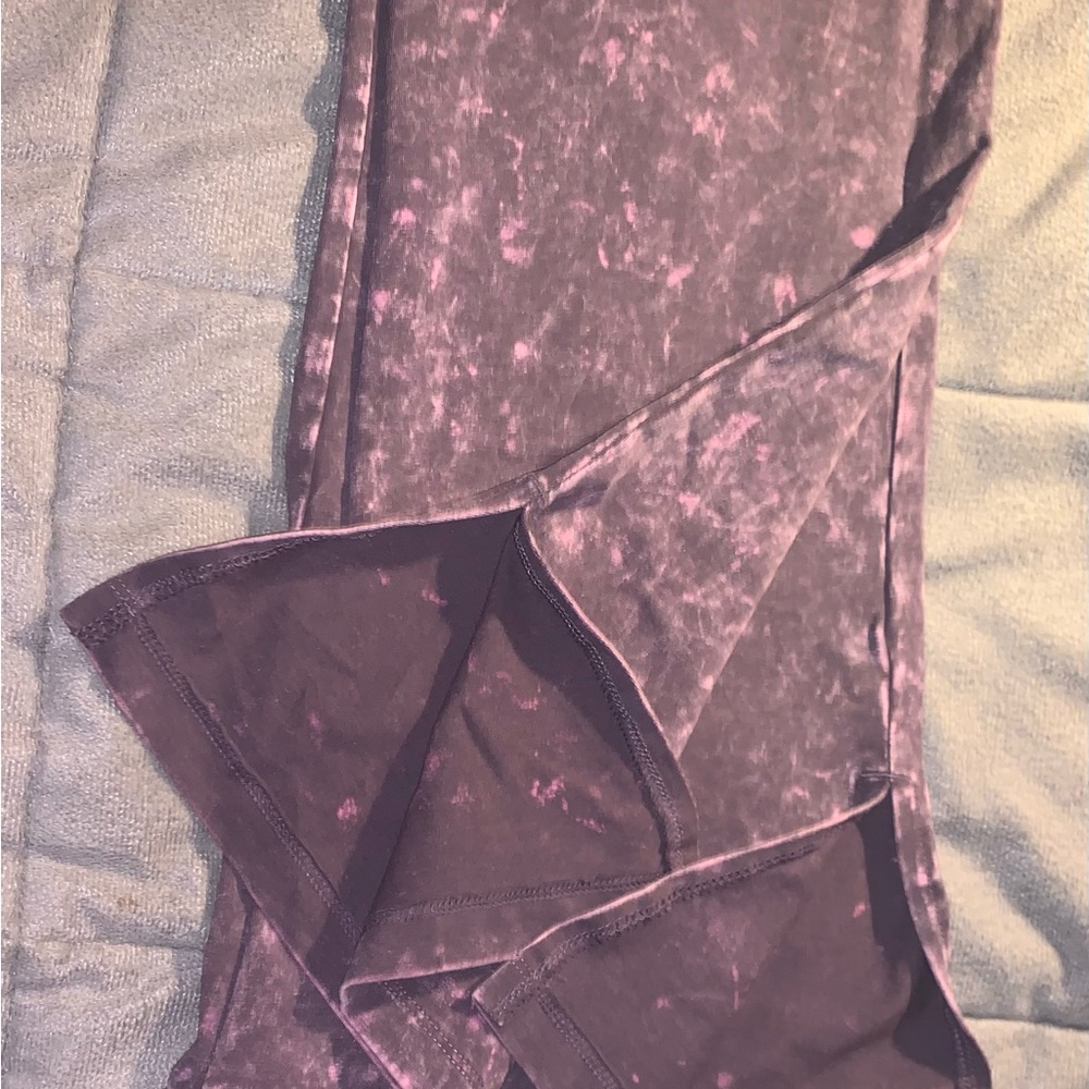 Victoria’s Secret Pink Mid-Rise Foldover Leggings & Cropped Iced Coffee Tie Dye - Picture 6 of 14